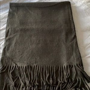 Oversized cashmere scarf